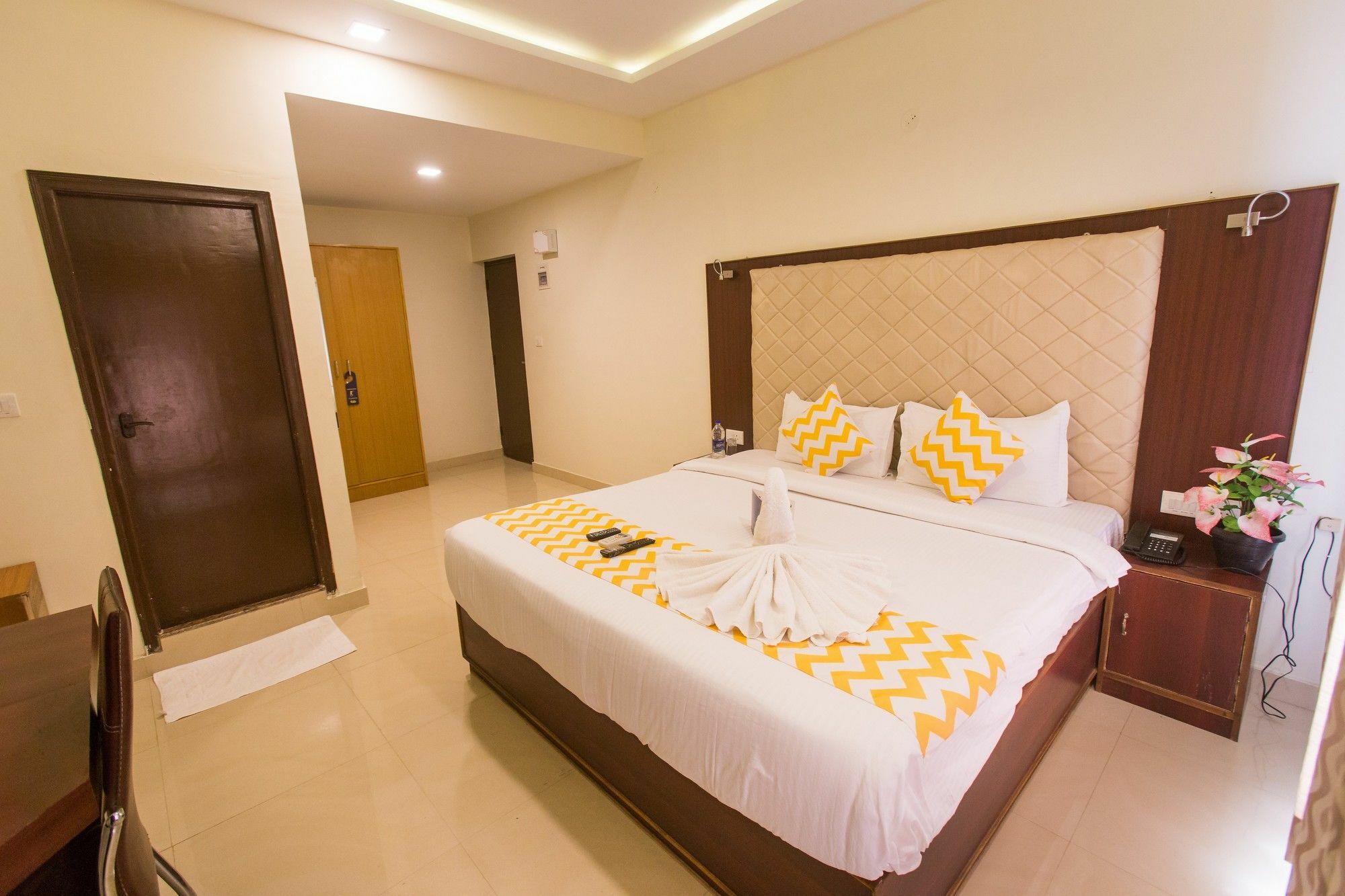 Fabhotel Millenium Stay Indiranagar Bangalore Exterior photo